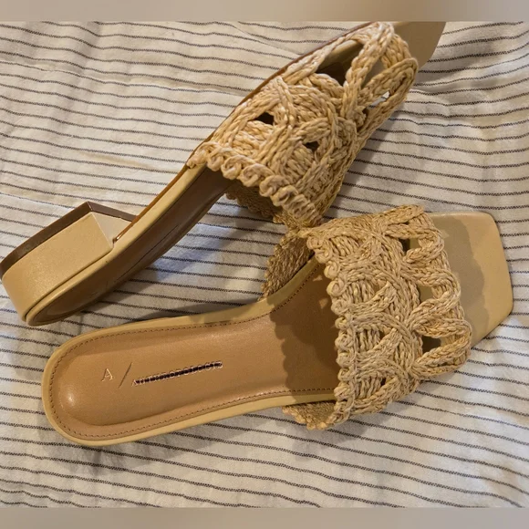 Anthropologie Cream Sandals Minimalist Design - Picture 3 of 4